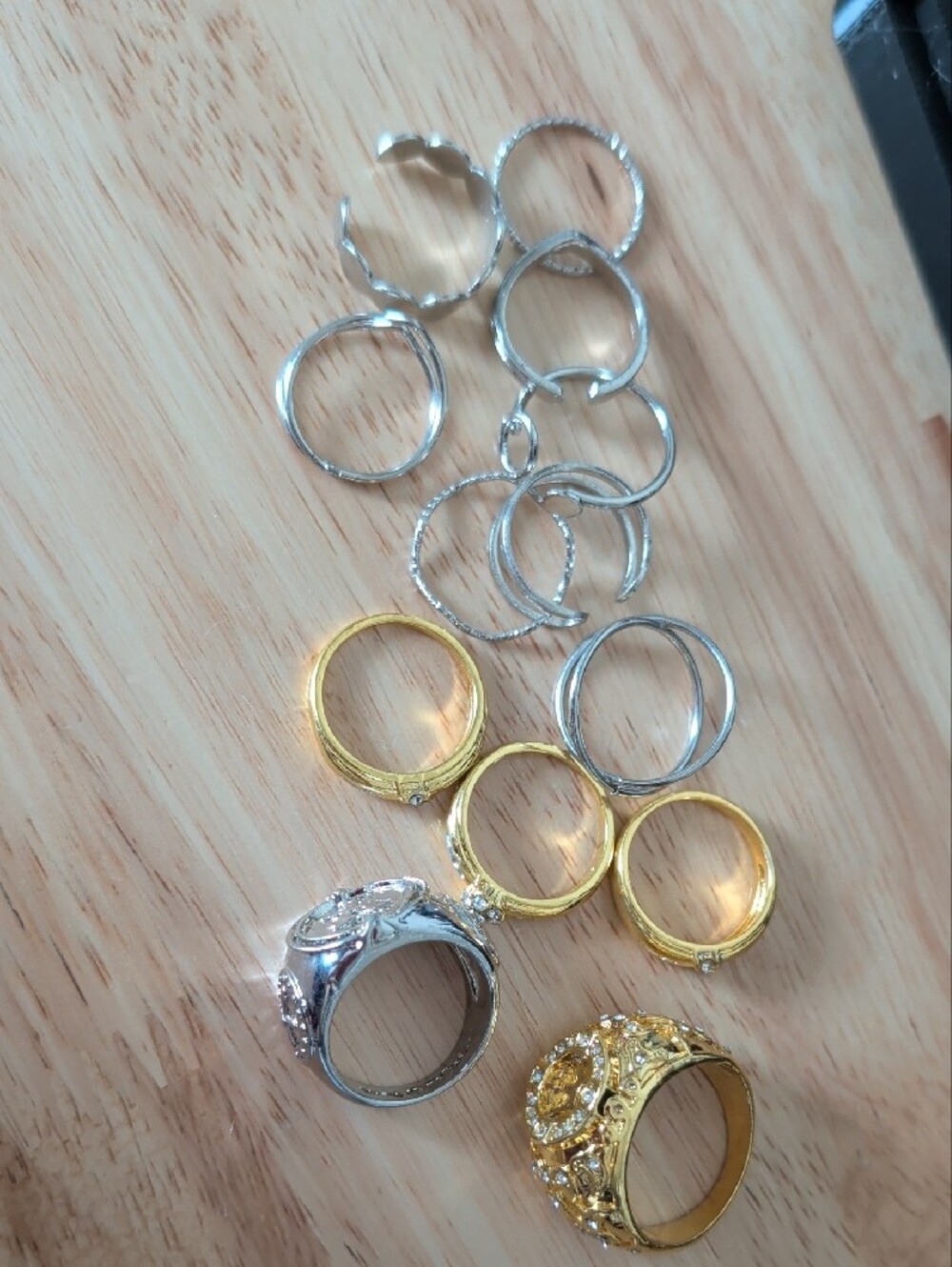 Reseller Ring Bundle 23ct Rings & Stand - Picture 5 of 12